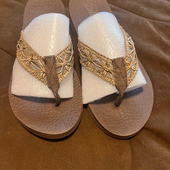 COPY - Womens Skechers sandals size 8-8 1/2 - Picture 1 of 3
